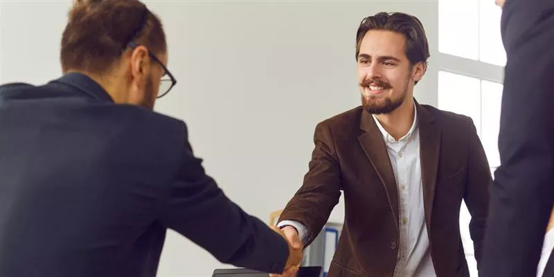 Proceso de onboarding para nuevos colaboradores en sus primeros días 