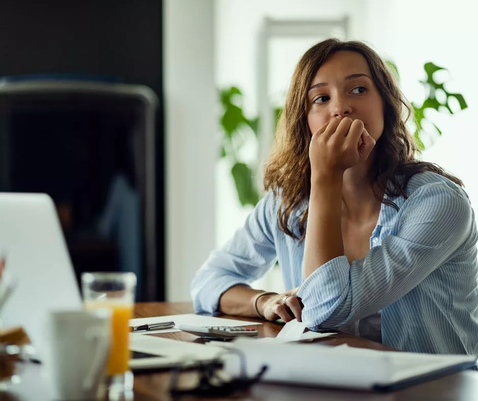 ¿Cuáles son las causas más comunes de renuncia voluntaria en Uruguay?