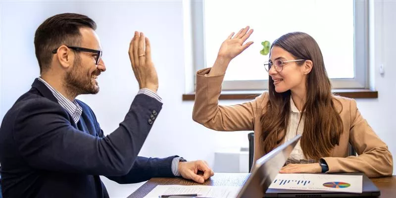 ¿Cómo mejorar tus competencias comunicativas como líder de equipo?