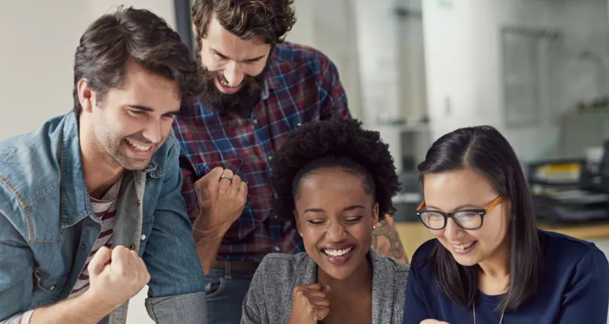 Equipo de trabajo aliviado porque externalizó sus beneficios corporativos