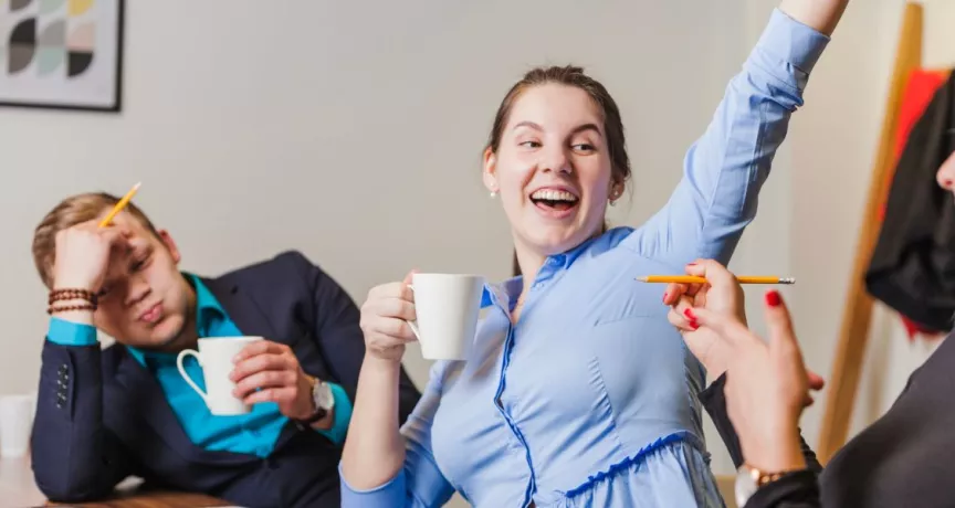 Colaboradores de Uruguay felices porque su empresa llevó su paquete de beneficios al siguiente nivel