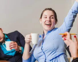 Colaboradores de Uruguay felices porque su empresa llevó su paquete de beneficios al siguiente nivel